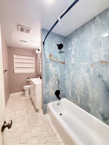 9506 Carousel Lane, Houston, TX 77080