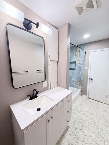 9506 Carousel Lane, Houston, TX 77080