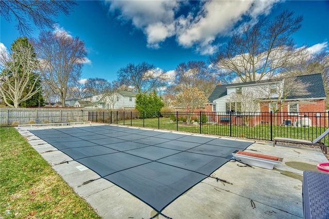 41 Old North Hill, Irondequoit, NY 14617