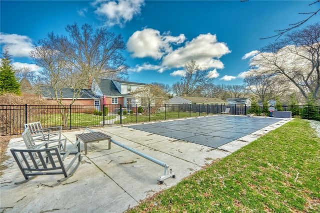 41 Old North Hill, Irondequoit, NY 14617