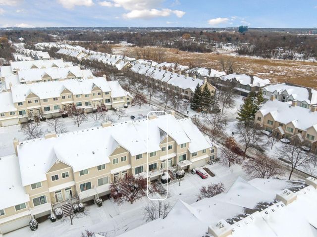 588 Willoughby Way W, Minnetonka, MN 55305