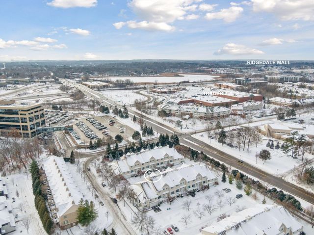 588 Willoughby Way W, Minnetonka, MN 55305