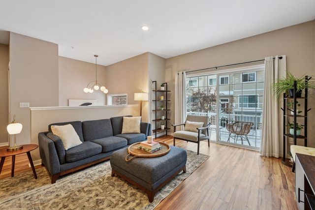 588 Willoughby Way W, Minnetonka, MN 55305