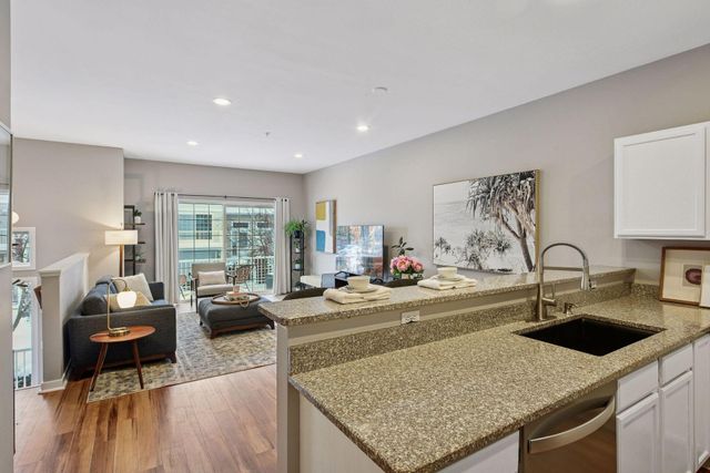 588 Willoughby Way W, Minnetonka, MN 55305