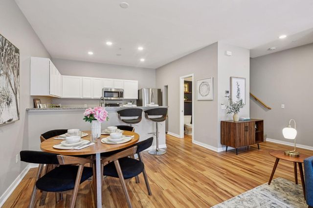 588 Willoughby Way W, Minnetonka, MN 55305