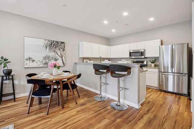 588 Willoughby Way W, Minnetonka, MN 55305