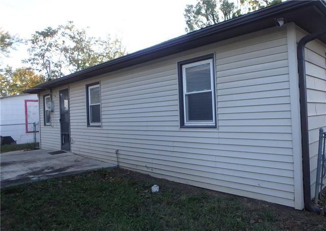 2310 SE Massachusetts Avenue, Topeka, KS 66605