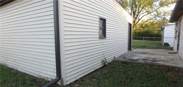 2310 SE Massachusetts Avenue, Topeka, KS 66605