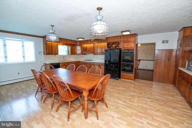 404 PLACEMONT RD, Fairless Hills, PA 19030