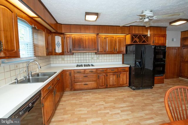 404 PLACEMONT RD, Fairless Hills, PA 19030