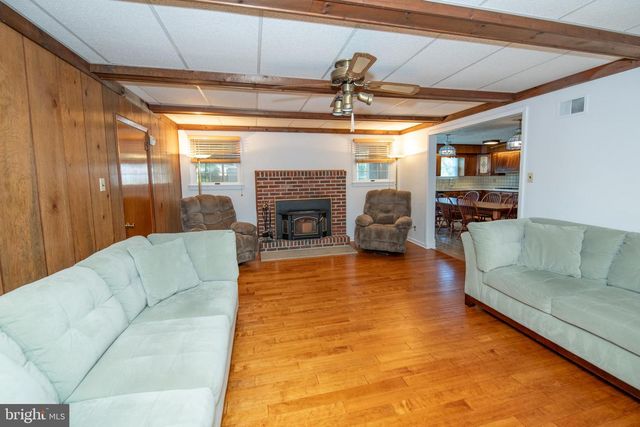 404 PLACEMONT RD, Fairless Hills, PA 19030