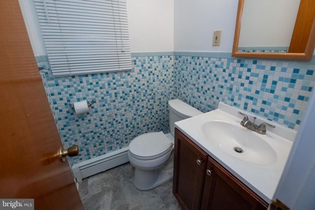 404 PLACEMONT RD, Fairless Hills, PA 19030