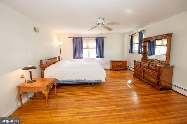 404 PLACEMONT RD, Fairless Hills, PA 19030