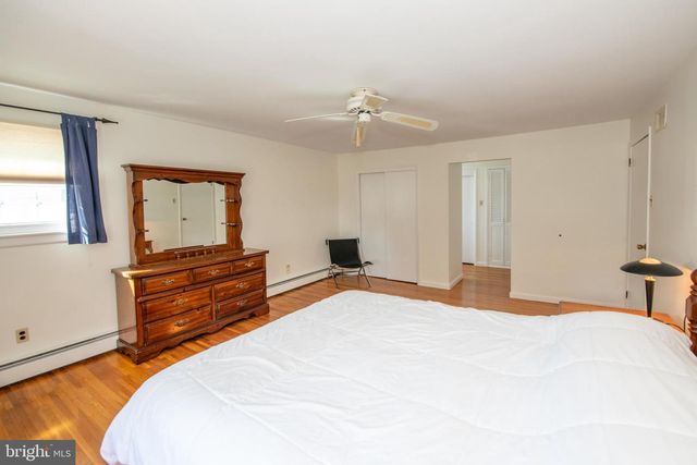 404 PLACEMONT RD, Fairless Hills, PA 19030