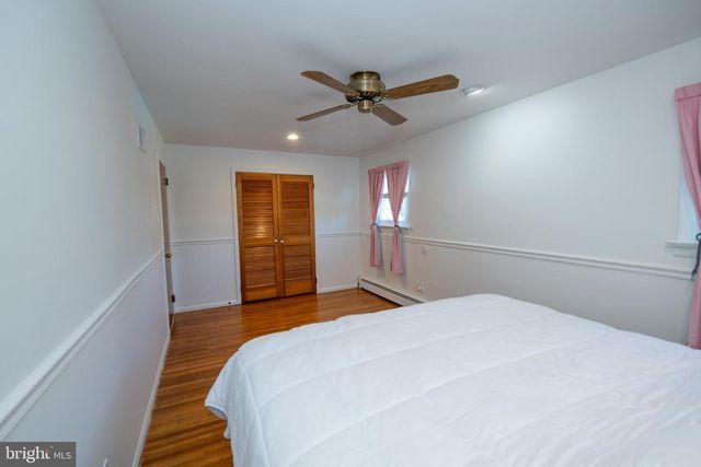 404 PLACEMONT RD, Fairless Hills, PA 19030