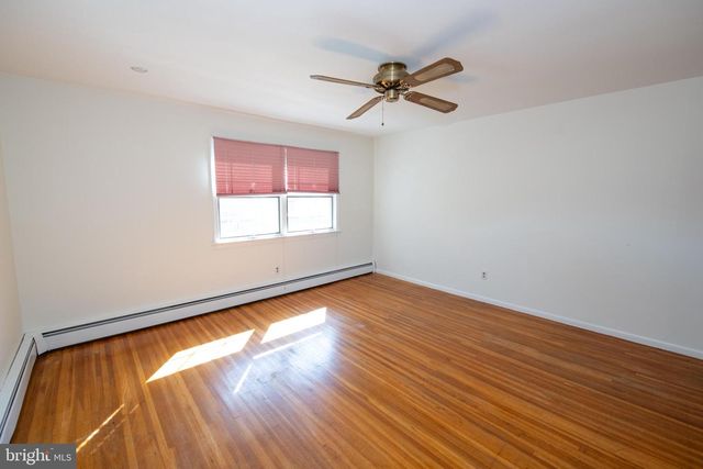 404 PLACEMONT RD, Fairless Hills, PA 19030