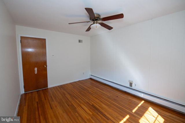 404 PLACEMONT RD, Fairless Hills, PA 19030
