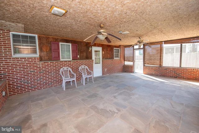 404 PLACEMONT RD, Fairless Hills, PA 19030