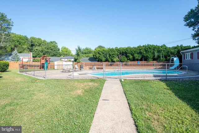 404 PLACEMONT RD, Fairless Hills, PA 19030