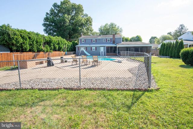 404 PLACEMONT RD, Fairless Hills, PA 19030