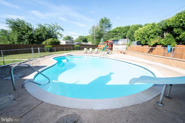 404 PLACEMONT RD, Fairless Hills, PA 19030