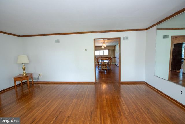 404 PLACEMONT RD, Fairless Hills, PA 19030