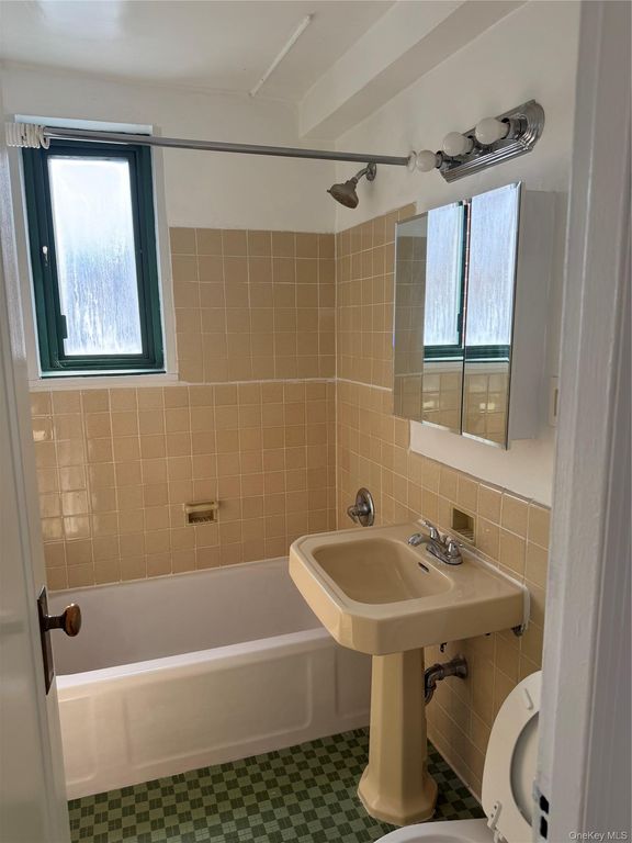 1514 Metropolitan Avenue 6E, Bronx, NY 10462 — photo 3