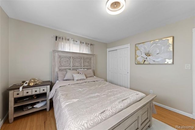 4692 Mckinley Street, Dearborn Heights, MI 48125