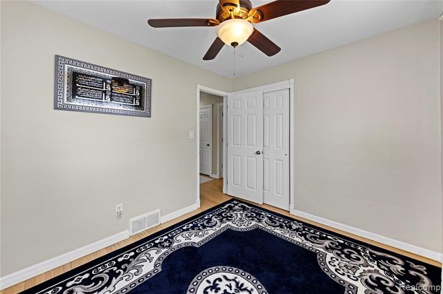 4692 Mckinley Street, Dearborn Heights, MI 48125