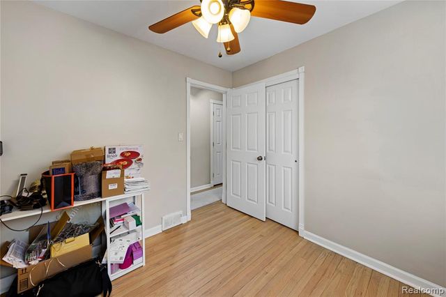 4692 Mckinley Street, Dearborn Heights, MI 48125