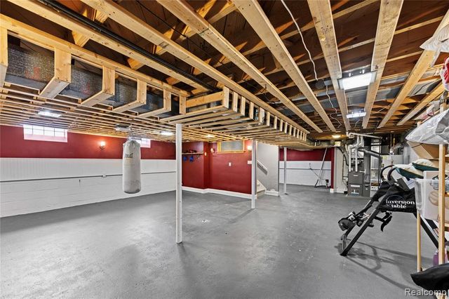 4692 Mckinley Street, Dearborn Heights, MI 48125