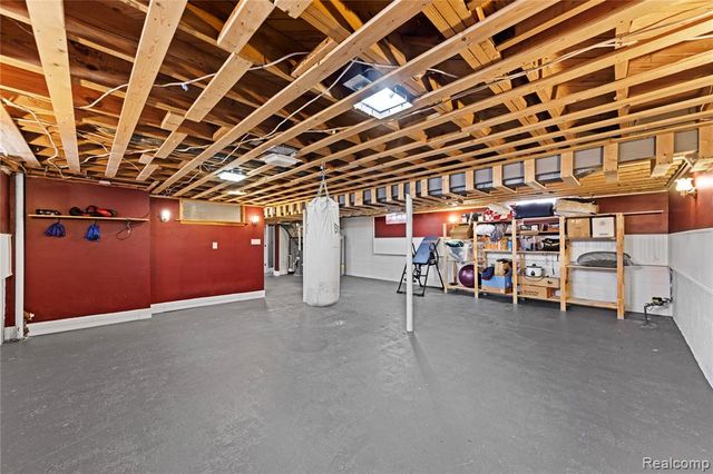 4692 Mckinley Street, Dearborn Heights, MI 48125