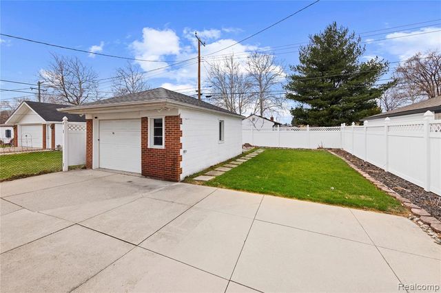 4692 Mckinley Street, Dearborn Heights, MI 48125