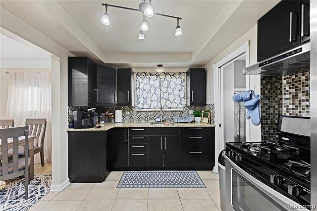 4692 Mckinley Street, Dearborn Heights, MI 48125