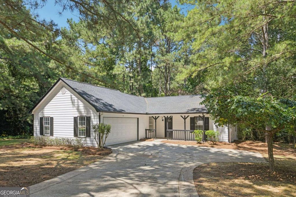 110 Woodcrest Way, Mcdonough, GA 30253