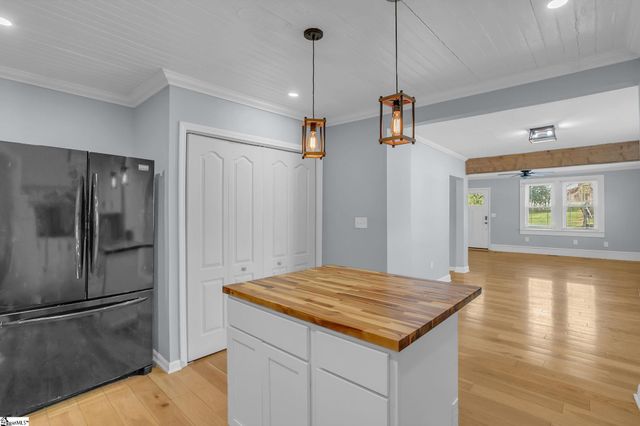 15 Piedmont Avenue, Greenville, SC 29611