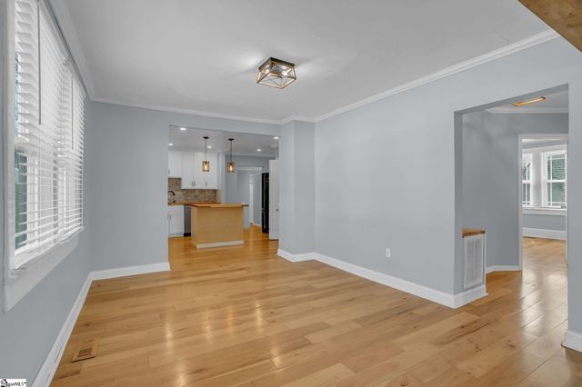 15 Piedmont Avenue, Greenville, SC 29611