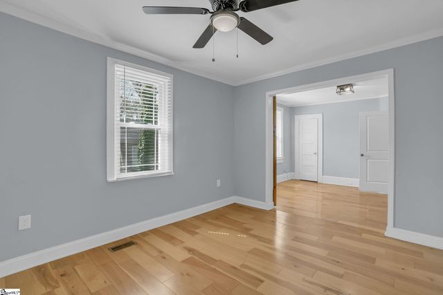 15 Piedmont Avenue, Greenville, SC 29611