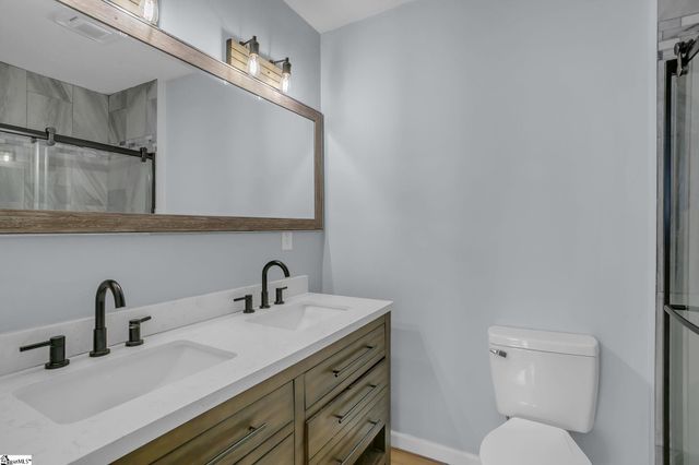 15 Piedmont Avenue, Greenville, SC 29611