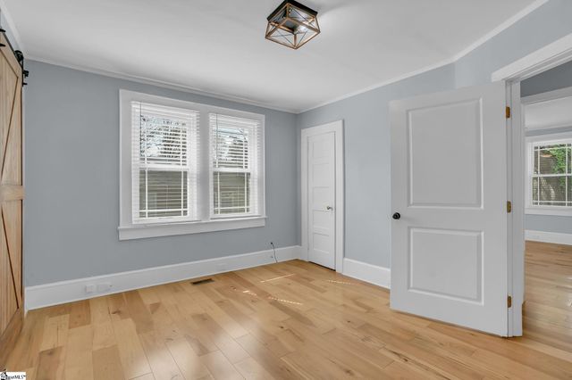 15 Piedmont Avenue, Greenville, SC 29611