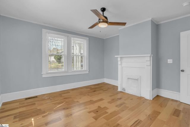 15 Piedmont Avenue, Greenville, SC 29611