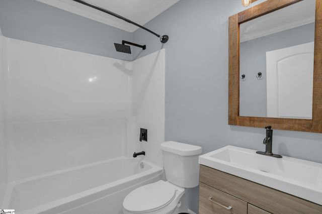 15 Piedmont Avenue, Greenville, SC 29611