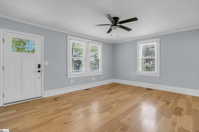 15 Piedmont Avenue, Greenville, SC 29611