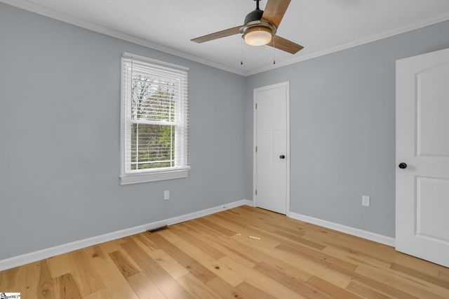 15 Piedmont Avenue, Greenville, SC 29611