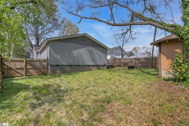 15 Piedmont Avenue, Greenville, SC 29611