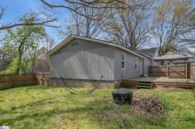 15 Piedmont Avenue, Greenville, SC 29611