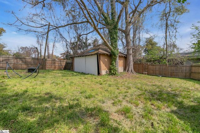 15 Piedmont Avenue, Greenville, SC 29611