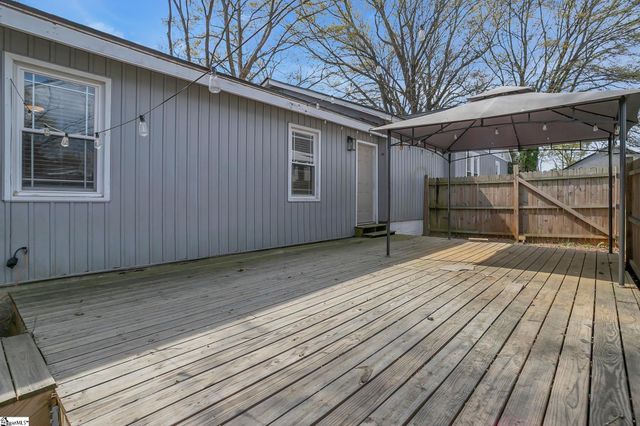 15 Piedmont Avenue, Greenville, SC 29611