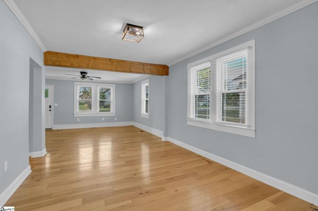 15 Piedmont Avenue, Greenville, SC 29611