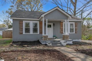 15 Piedmont Avenue, Greenville, SC 29611